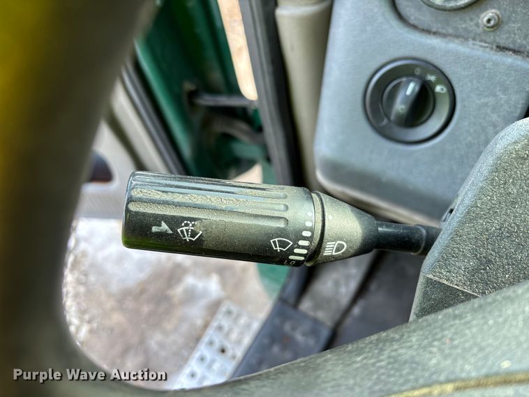 image for item YA2367 2017 Freightliner Cascadia 125 semi truck