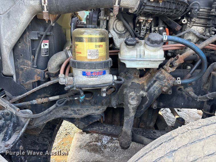 image for item YA2367 2017 Freightliner Cascadia 125 semi truck