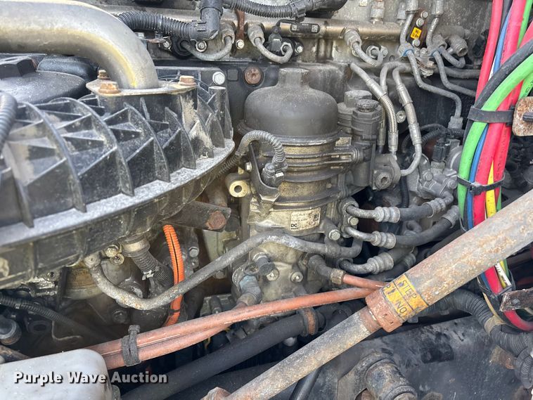 image for item YA2367 2017 Freightliner Cascadia 125 semi truck