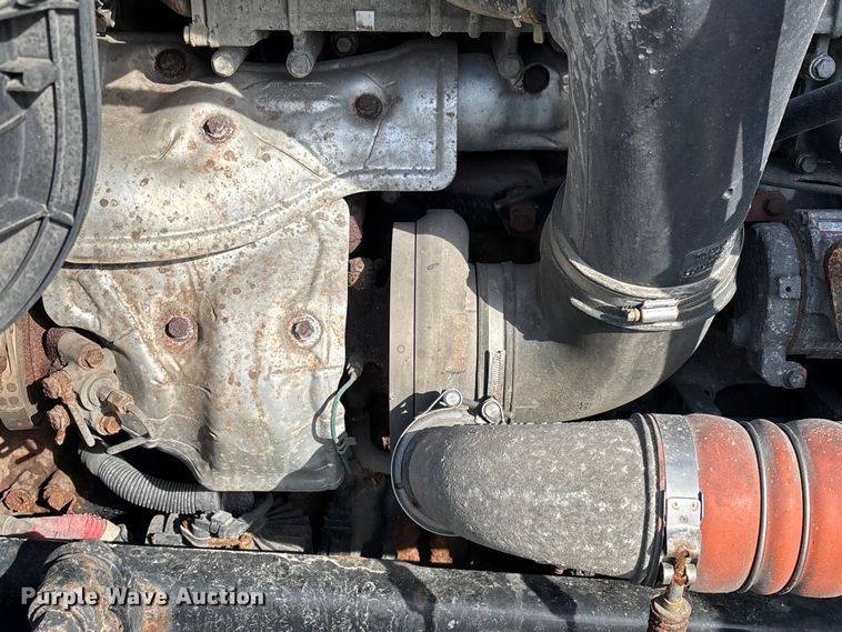 image for item YA2367 2017 Freightliner Cascadia 125 semi truck