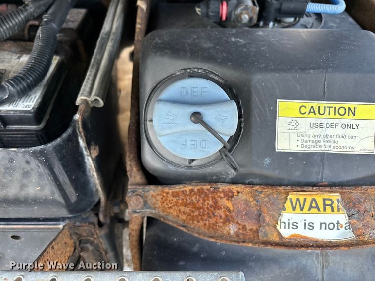 image for item YA2367 2017 Freightliner Cascadia 125 semi truck