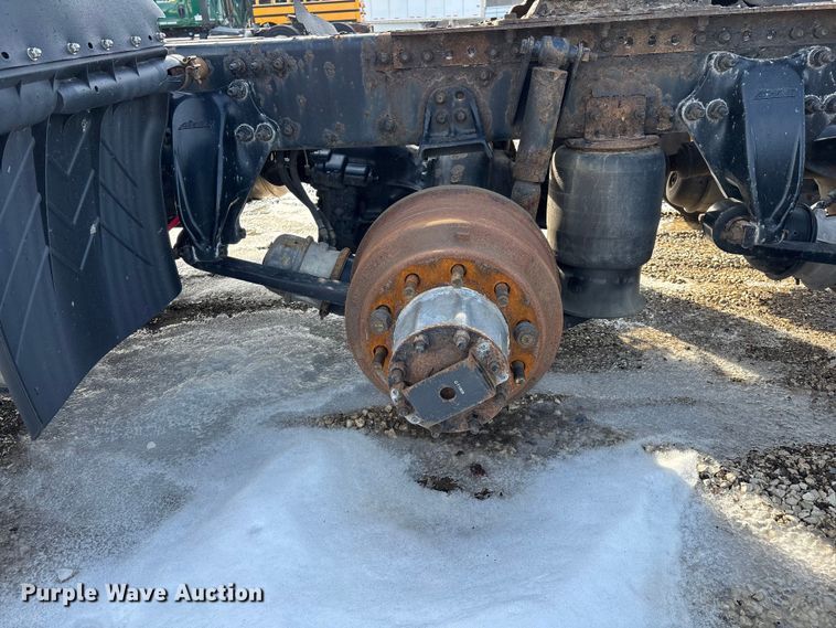 image for item YA2367 2017 Freightliner Cascadia 125 semi truck