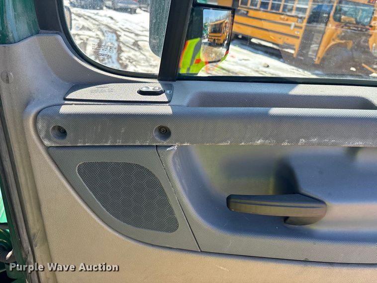 image for item YA2368 2017 Freightliner Cascadia 125 semi truck