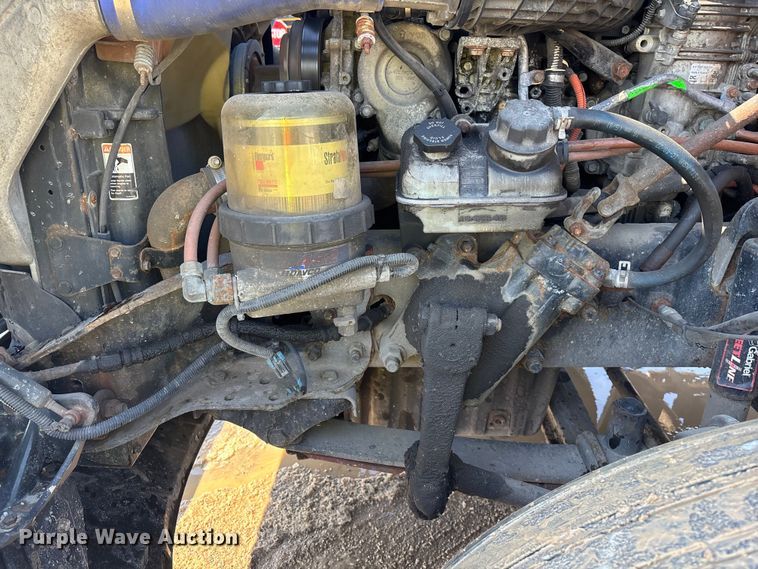 image for item YA2368 2017 Freightliner Cascadia 125 semi truck