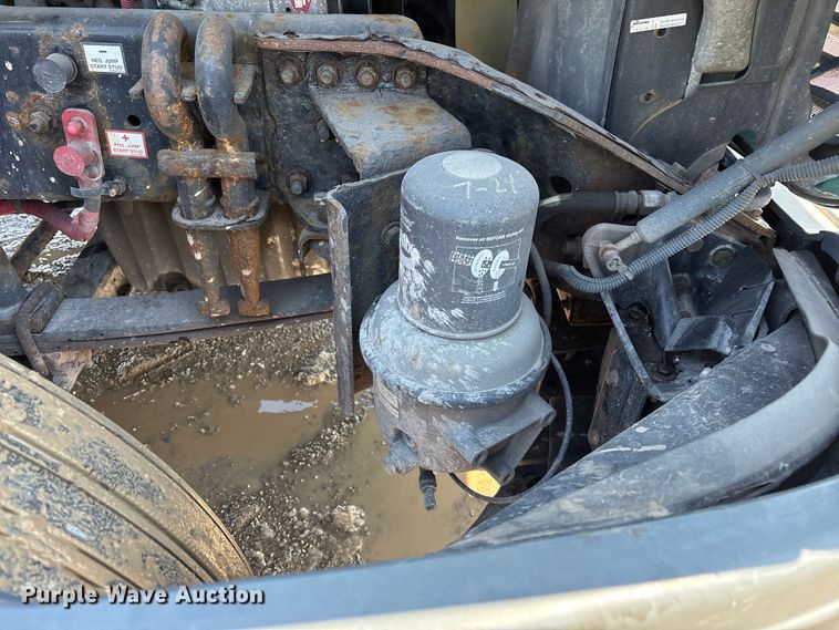 image for item YA2368 2017 Freightliner Cascadia 125 semi truck