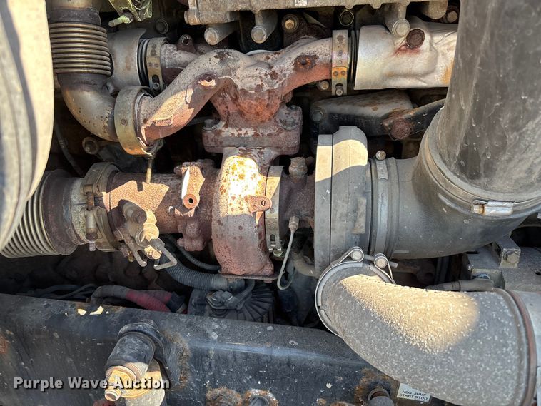 image for item YA2368 2017 Freightliner Cascadia 125 semi truck