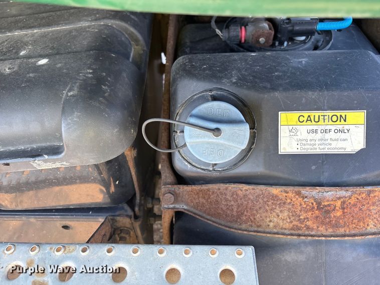 image for item YA2368 2017 Freightliner Cascadia 125 semi truck