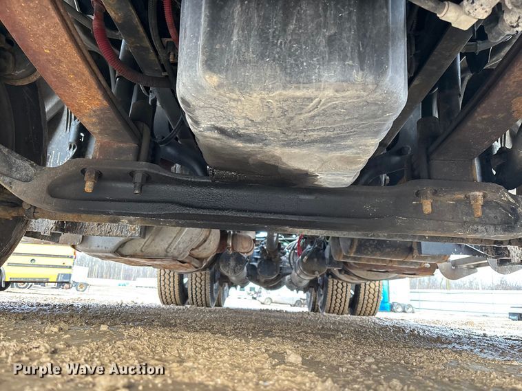 image for item YA2369 2017 Freightliner Cascadia 125 semi truck