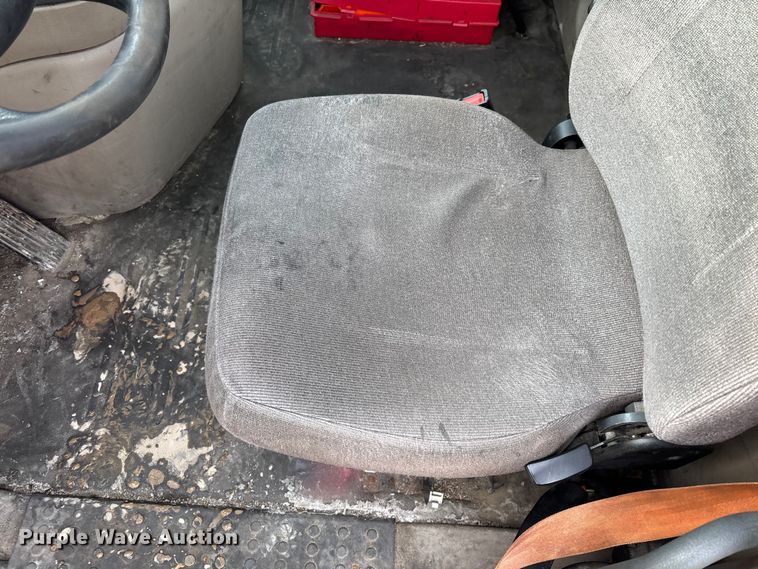 image for item YA2369 2017 Freightliner Cascadia 125 semi truck