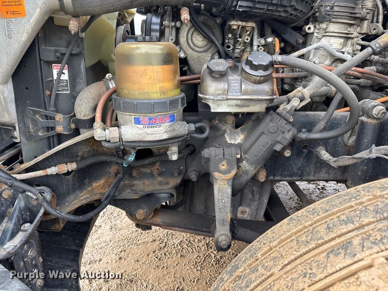 image for item YA2369 2017 Freightliner Cascadia 125 semi truck