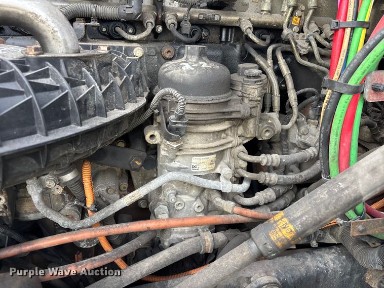 image for item YA2369 2017 Freightliner Cascadia 125 semi truck