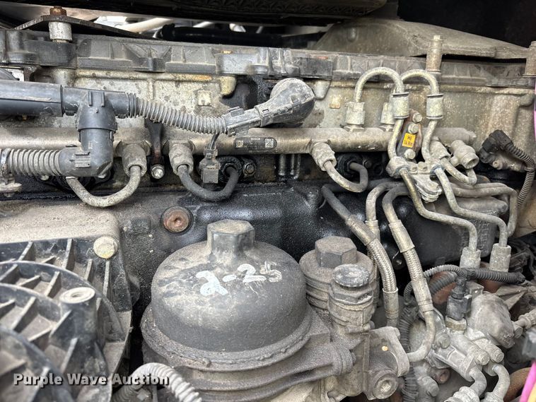 image for item YA2369 2017 Freightliner Cascadia 125 semi truck