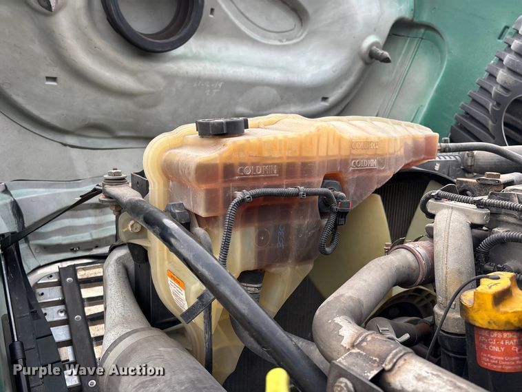 image for item YA2369 2017 Freightliner Cascadia 125 semi truck