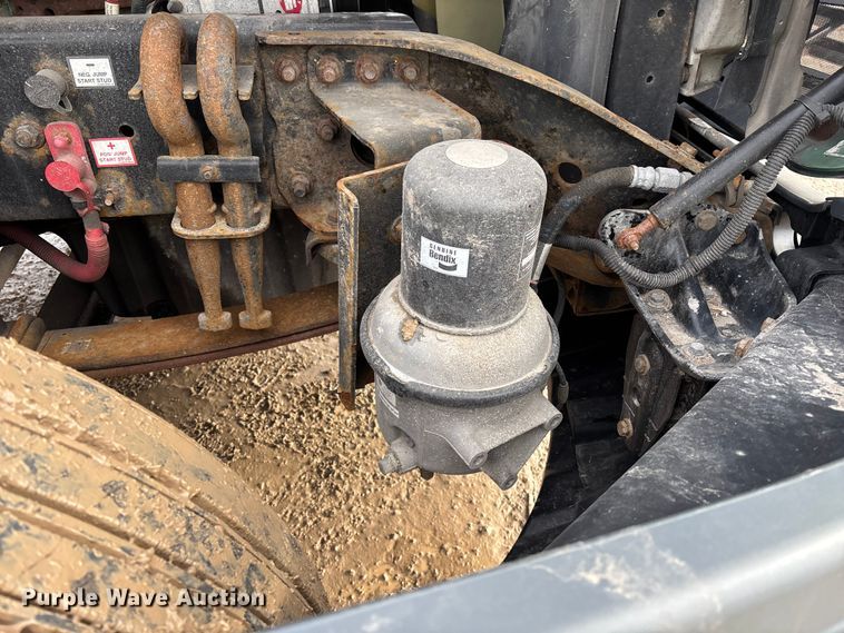 image for item YA2369 2017 Freightliner Cascadia 125 semi truck