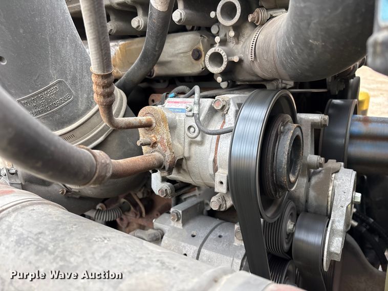 image for item YA2369 2017 Freightliner Cascadia 125 semi truck