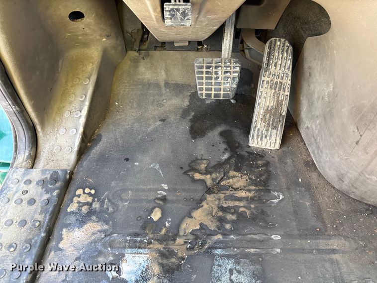 image for item YA2370 2017 Freightliner Cascadia 125 semi truck