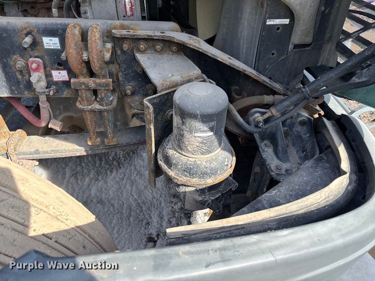 image for item YA2370 2017 Freightliner Cascadia 125 semi truck