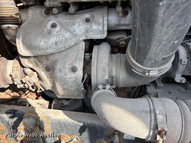 image for item YA2370 2017 Freightliner Cascadia 125 semi truck