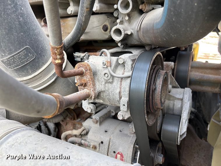 image for item YA2370 2017 Freightliner Cascadia 125 semi truck