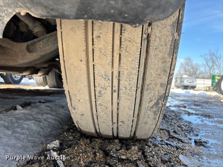 image for item YA2370 2017 Freightliner Cascadia 125 semi truck