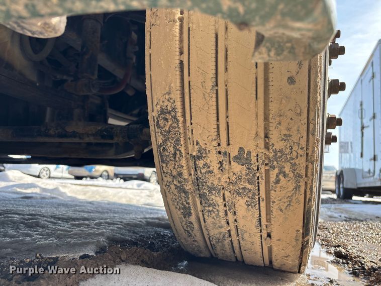 image for item YA2370 2017 Freightliner Cascadia 125 semi truck