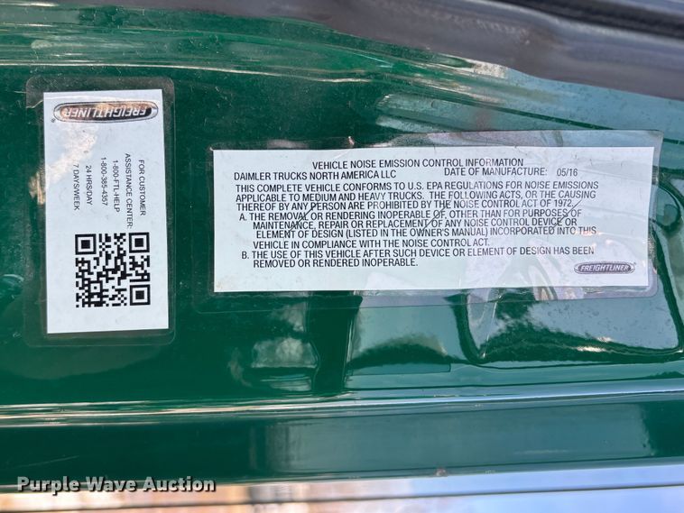 image for item YA2370 2017 Freightliner Cascadia 125 semi truck