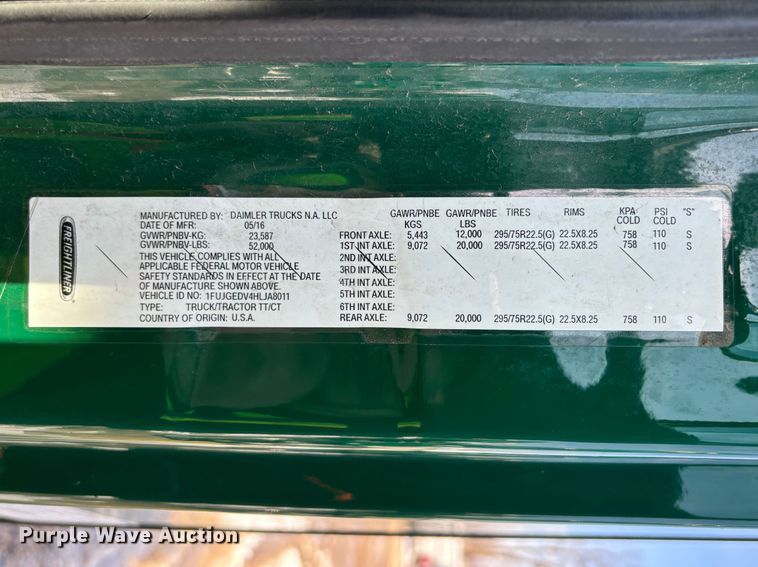 image for item YA2370 2017 Freightliner Cascadia 125 semi truck