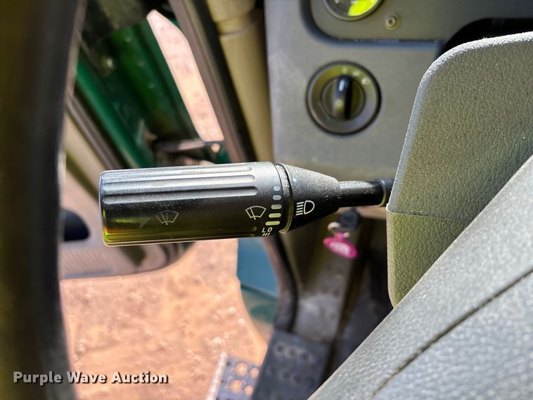 image for item YA2371 2017 Freightliner Cascadia 125 semi truck