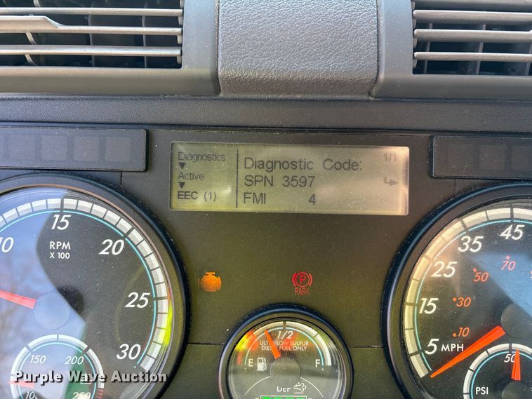 image for item YA2371 2017 Freightliner Cascadia 125 semi truck