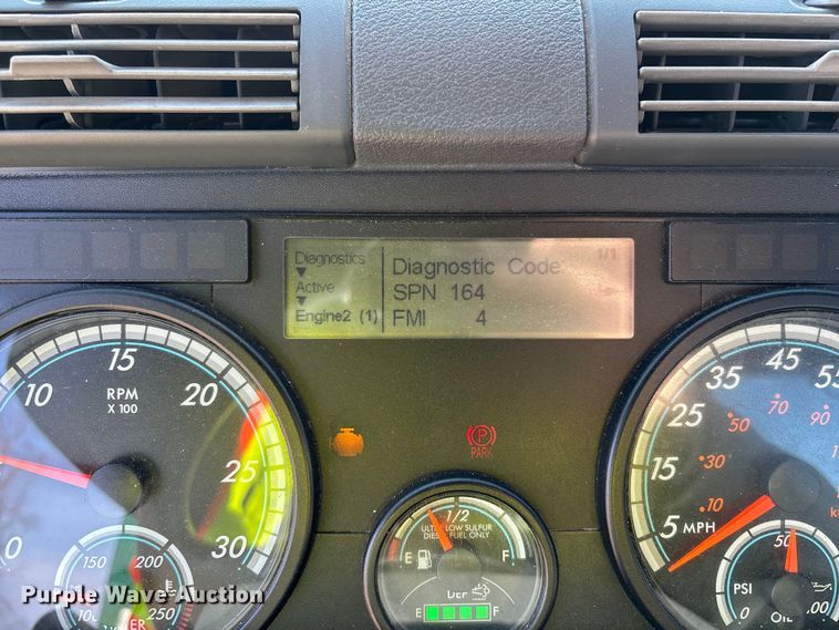 image for item YA2371 2017 Freightliner Cascadia 125 semi truck