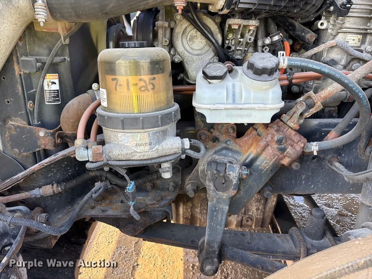 image for item YA2371 2017 Freightliner Cascadia 125 semi truck