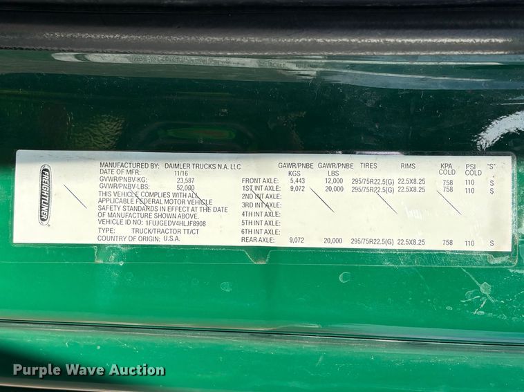 image for item YA2371 2017 Freightliner Cascadia 125 semi truck