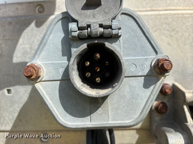 image for item YA2374 2013 Strick dry van trailer