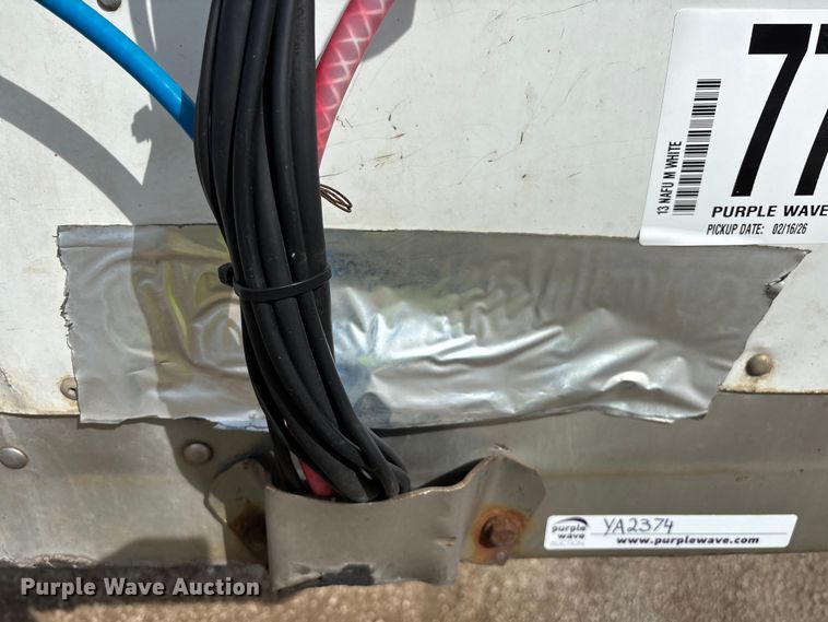 image for item YA2374 2013 Strick dry van trailer