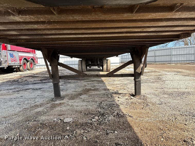 image for item YA2374 2013 Strick dry van trailer