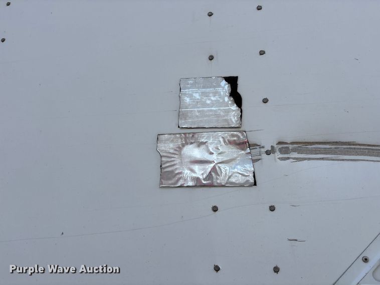 image for item YA2374 2013 Strick dry van trailer