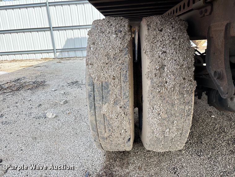 image for item YA2374 2013 Strick dry van trailer