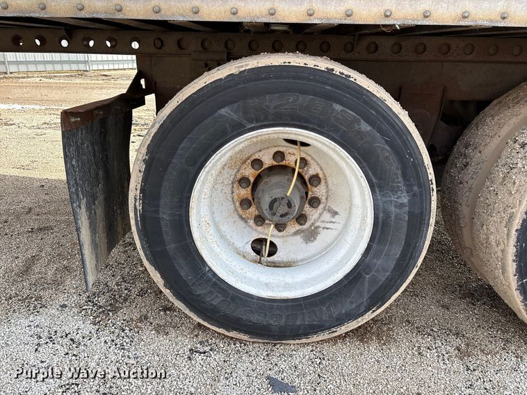 image for item YA2374 2013 Strick dry van trailer