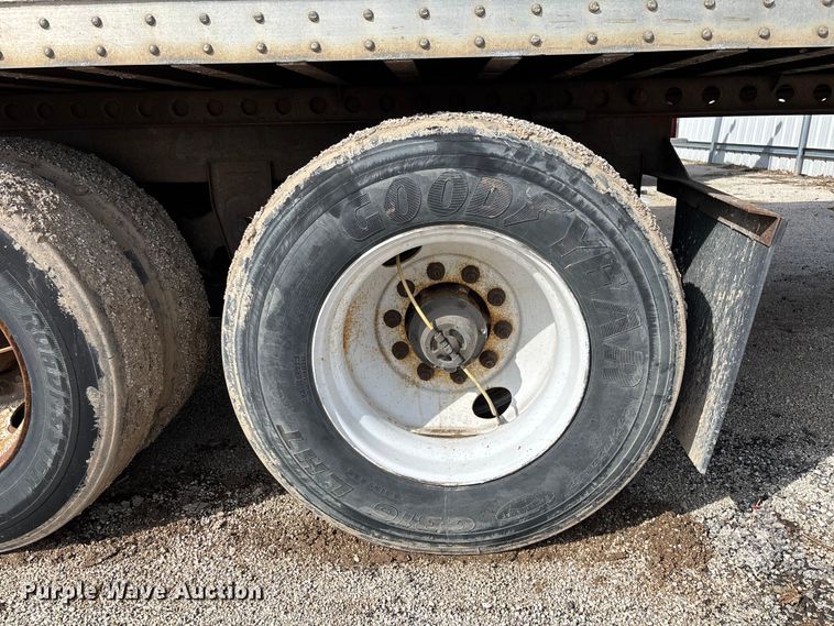 image for item YA2374 2013 Strick dry van trailer