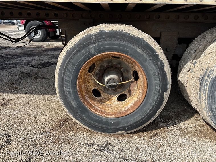 image for item YA2374 2013 Strick dry van trailer