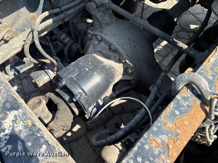 image for item YA2386 2017 Freightliner Cascadia 125 semi truck