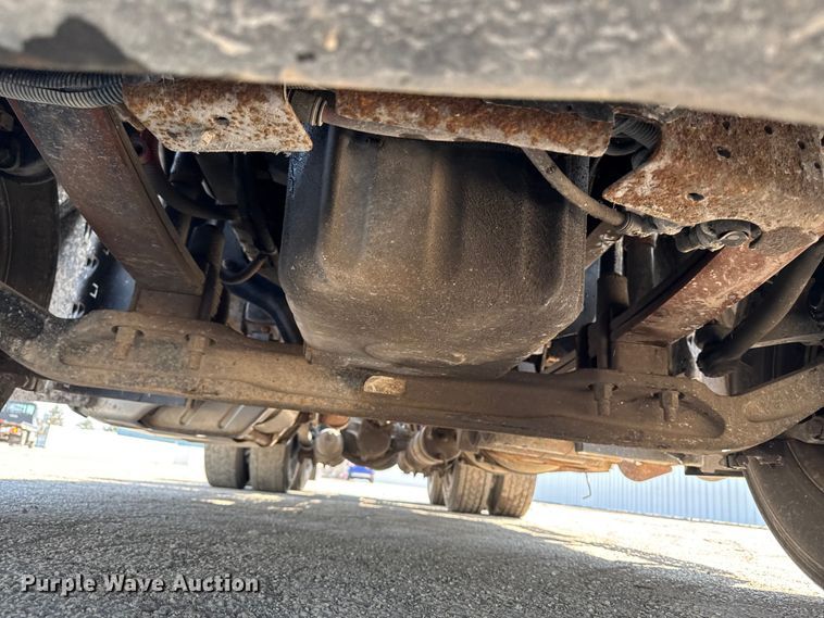 image for item YA2386 2017 Freightliner Cascadia 125 semi truck