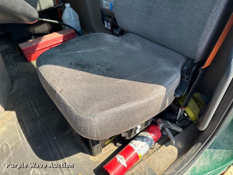 image for item YA2386 2017 Freightliner Cascadia 125 semi truck