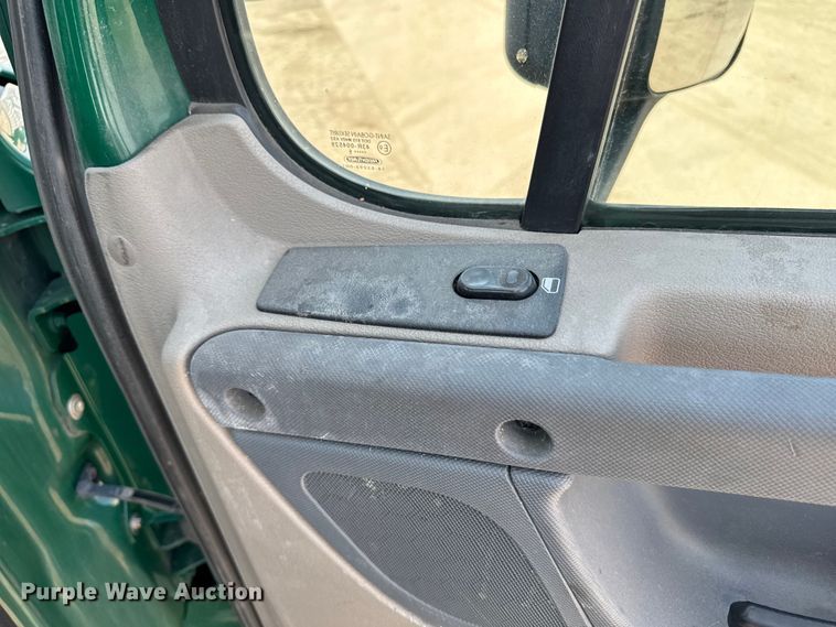 image for item YA2386 2017 Freightliner Cascadia 125 semi truck