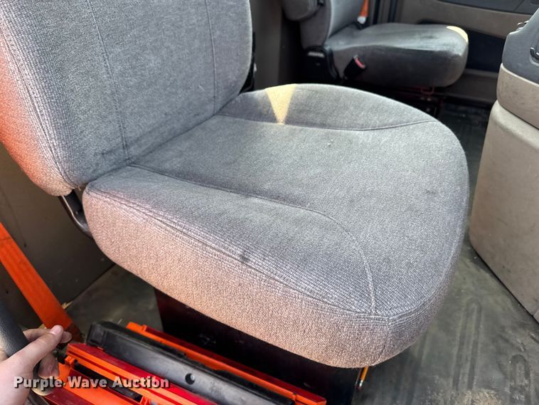 image for item YA2386 2017 Freightliner Cascadia 125 semi truck