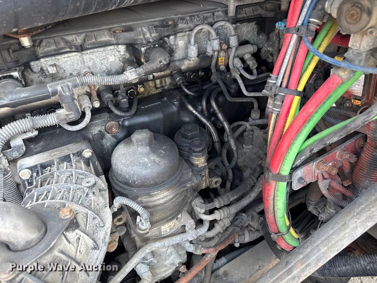 image for item YA2386 2017 Freightliner Cascadia 125 semi truck