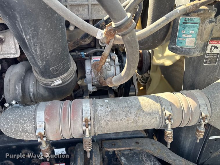 image for item YA2386 2017 Freightliner Cascadia 125 semi truck