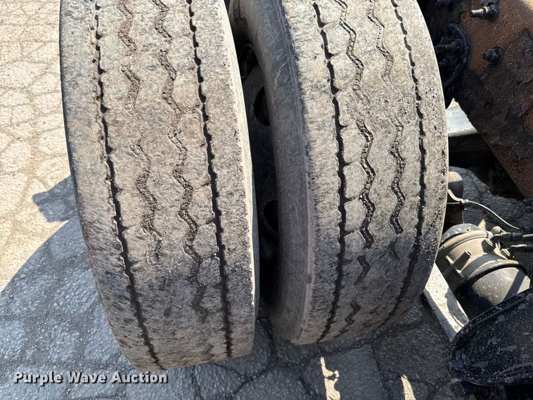 image for item YA2386 2017 Freightliner Cascadia 125 semi truck