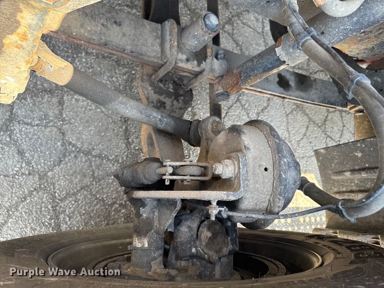 image for item YA2386 2017 Freightliner Cascadia 125 semi truck