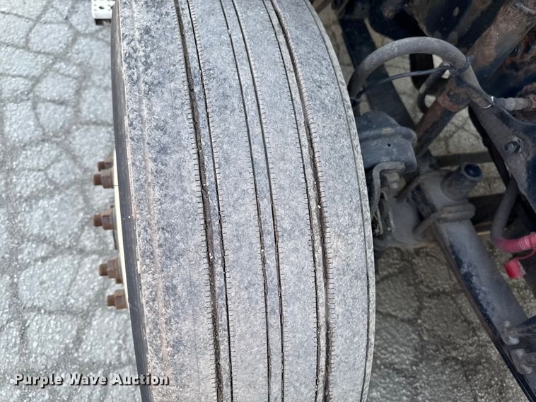 image for item YA2386 2017 Freightliner Cascadia 125 semi truck